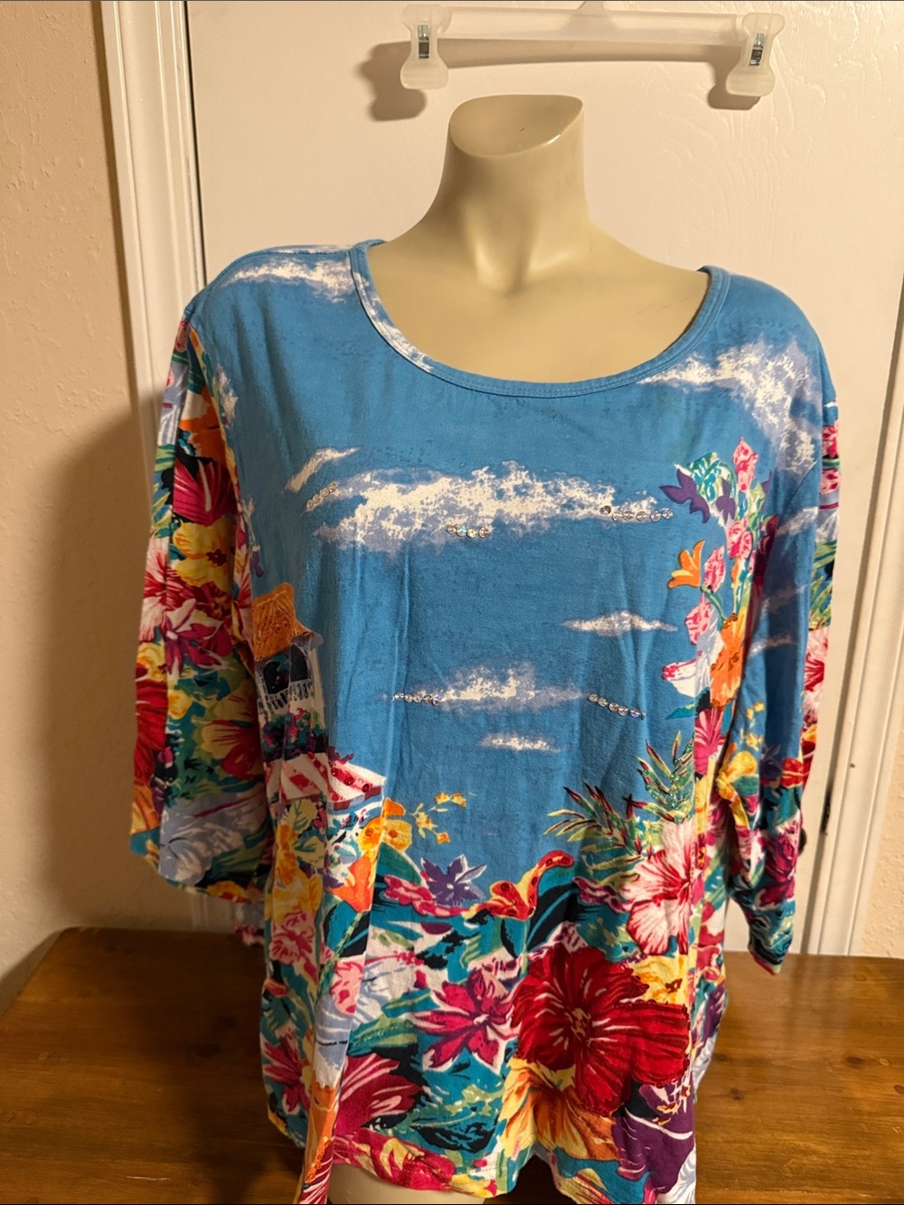 Women's Scoop Neck Blue Tropical Floral Blouse
